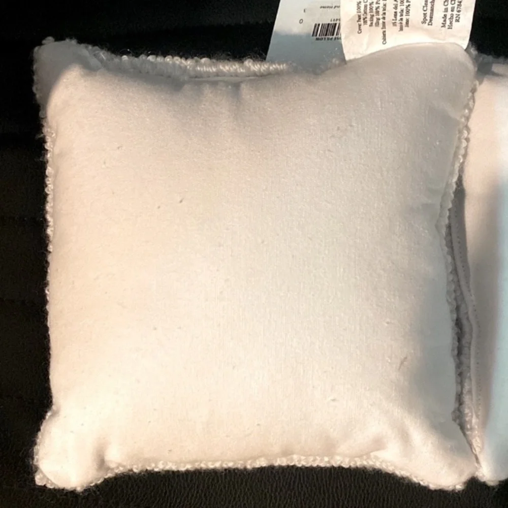 Rose Floral Knit Accent Pillows (2) 🆕